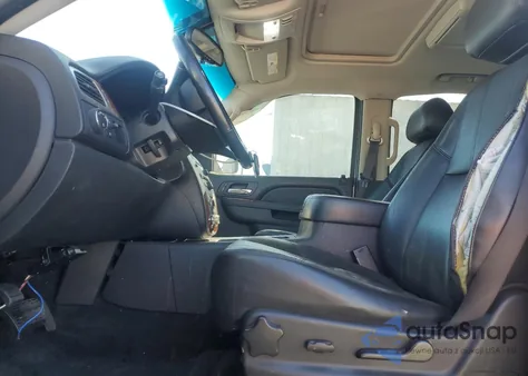 2013 Chevrolet Tahoe C1500 Lt z USA, uszkodzony, nr VIN 1GNSCBE04DR176398